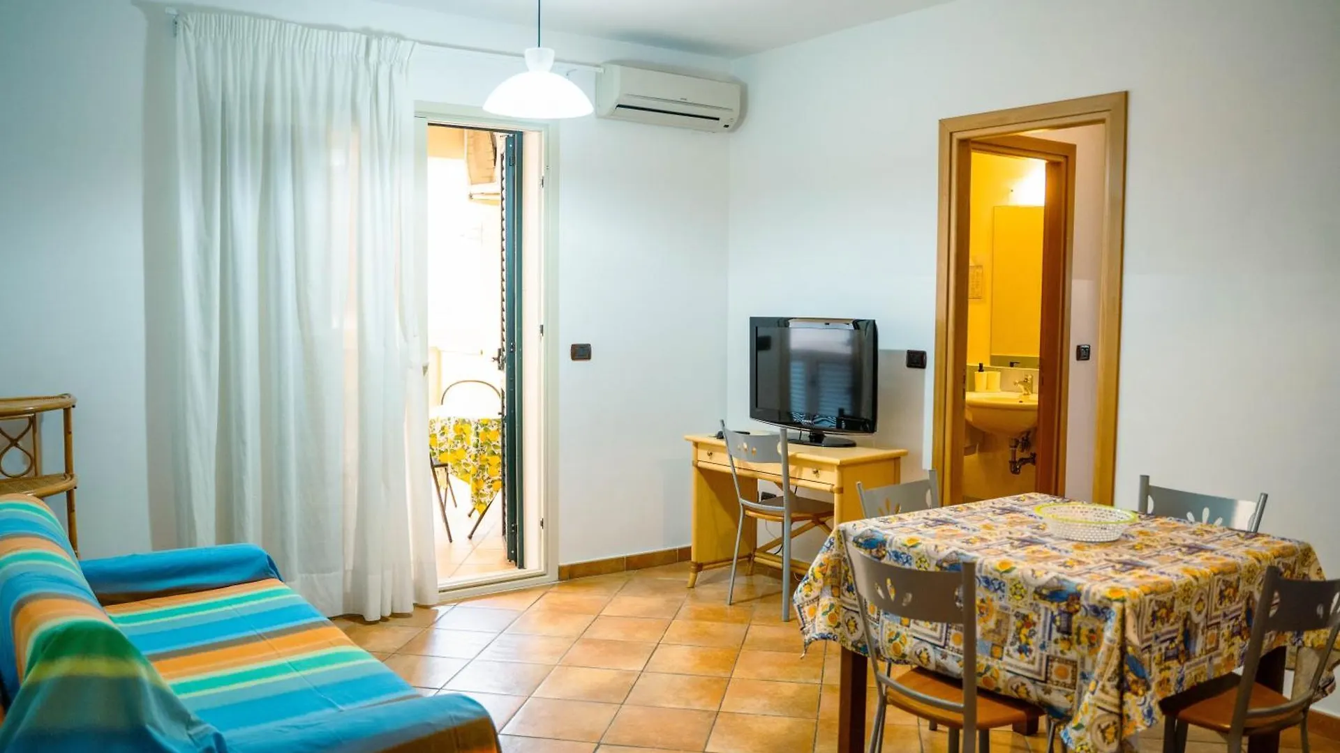 Le Tartarughe Aparthotel Летоянни 4*,  Италия