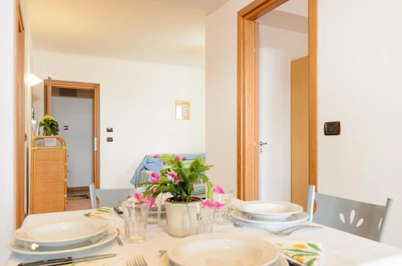 Le Tartarughe Aparthotel Летоянни 4*,